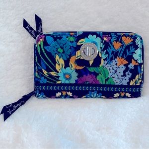 Vera Bradley Clutch EUC